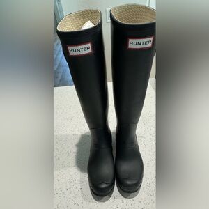 Hunter Wellington boots.